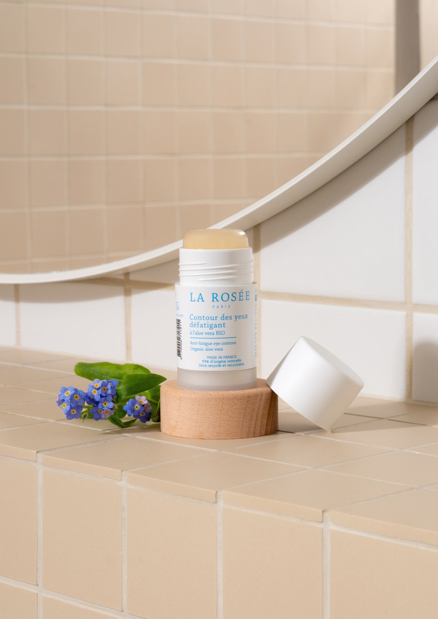 Contour des yeux défatigant