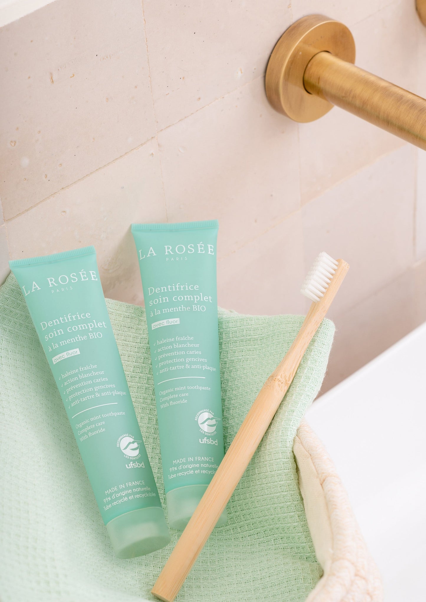 Duo de dentifrices et brosse à dents